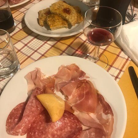 Tratto PuB lItTl£ cHrI$tIn