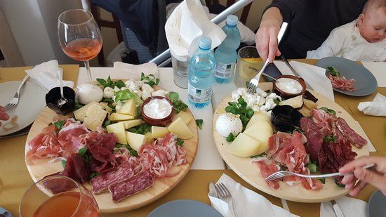 Al 9 Aperitivi Wine Bar