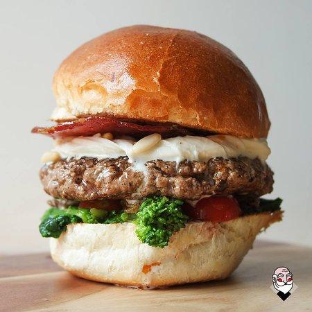 Supersantos Burger & Beershop