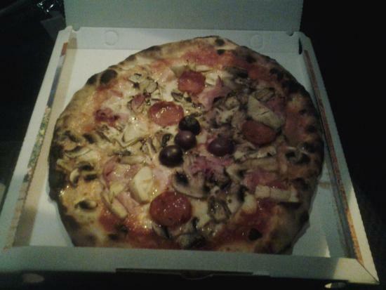 Pizzeria Pucceria Plateja Con Sala Interna